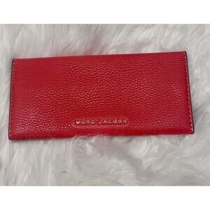 MARC JACOBS The Leather Continental Long Wallet Pebbled Red